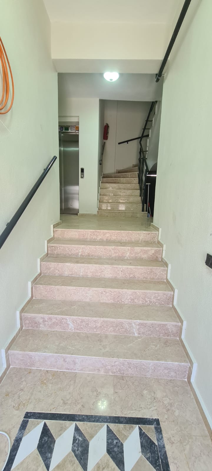 Aydın Efeler Ata Mahallesinde Ayrı Mutfaklı Satılık 2+1 Daire